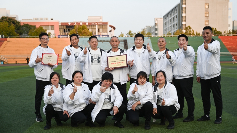 3、拔河比賽勇奪第一_副本.jpg