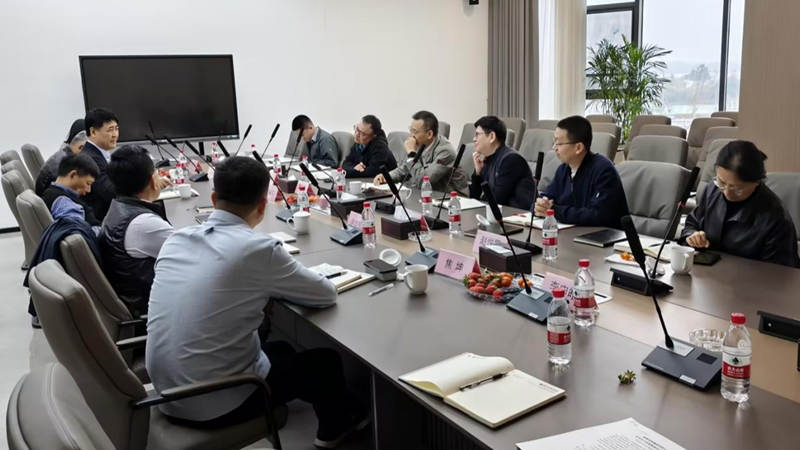 愛普控股召開春耕農(nóng)資保供穩(wěn)價(jià)現(xiàn)場會(huì)